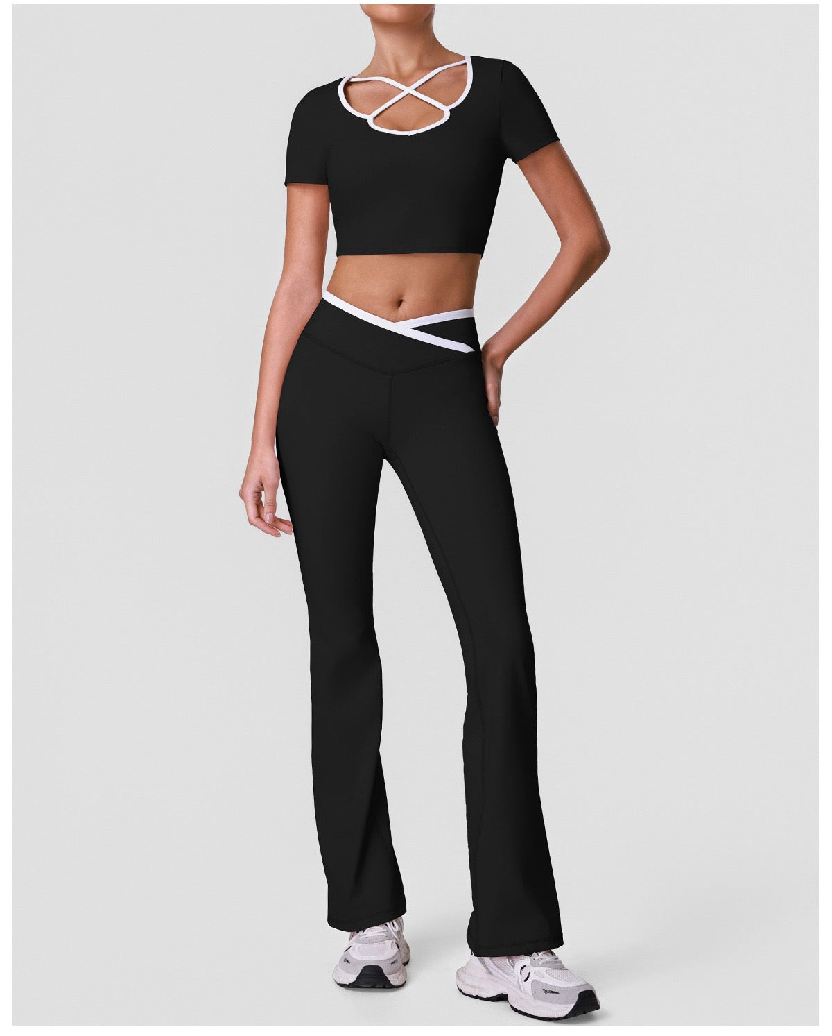 Sports Set with Padded Top, Color-Blocked Fitness Short-Sleeve Yoga Pants.