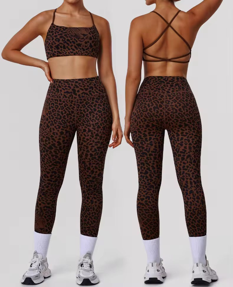 Leopard Print Tight-Fitting Yoga Set for Women