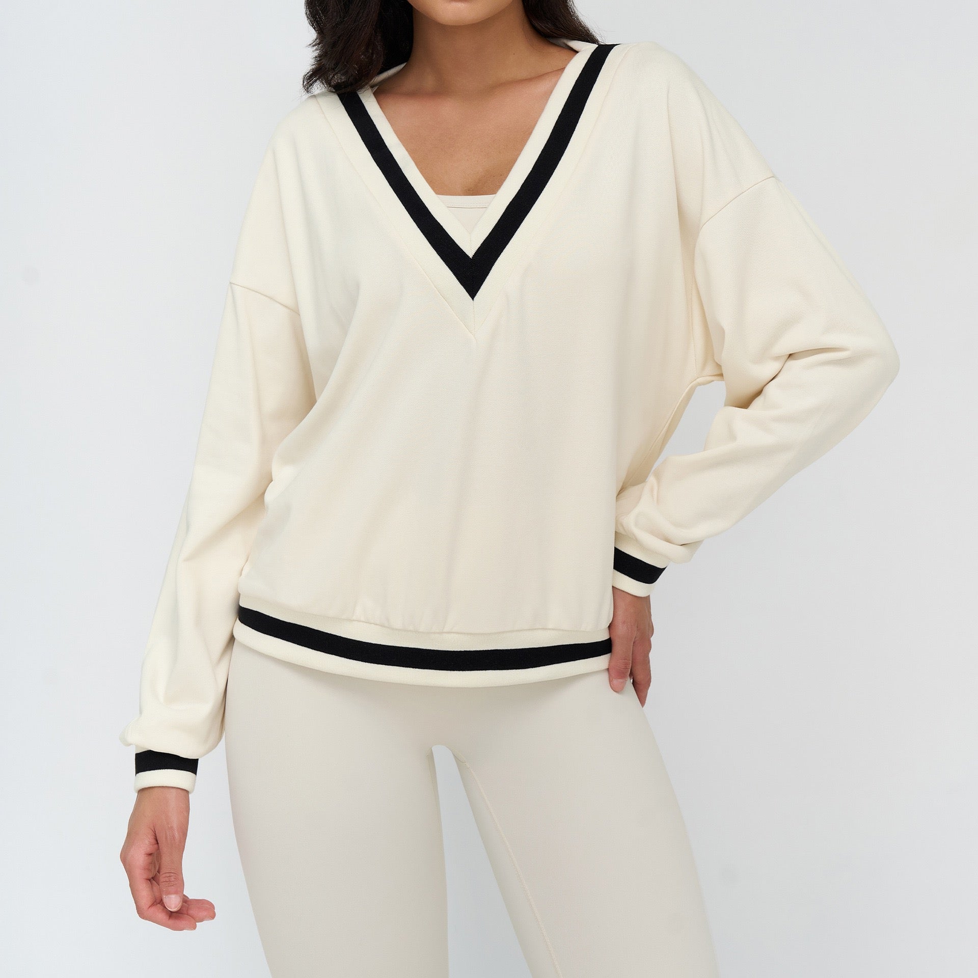 Loose-Fit Long-Sleeve Sweatshirt